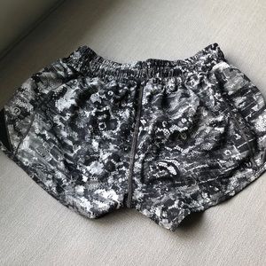 rare black and white lululemon hotty hot shorts